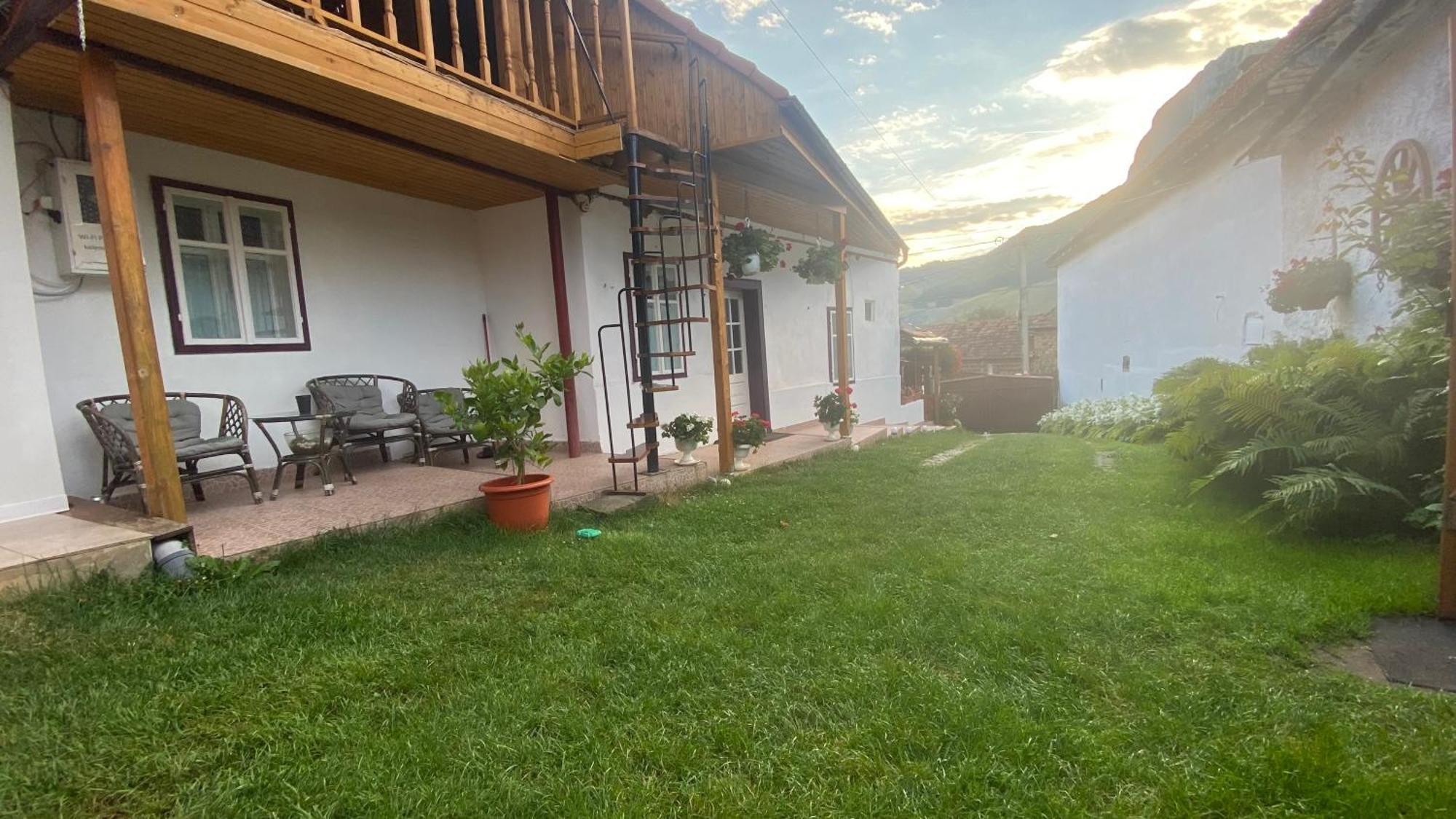 Hotel Casa Kelemen Irén Rimetea Exterior foto